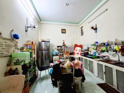 Bán nhà Nguyễn Tri Phương, Phường 8, Quận 10 :  Mô tả: + Ngang 3,6m nở hậu 4m x 13m + Kết cấu 1 trệt 2 lầu và sân thượng