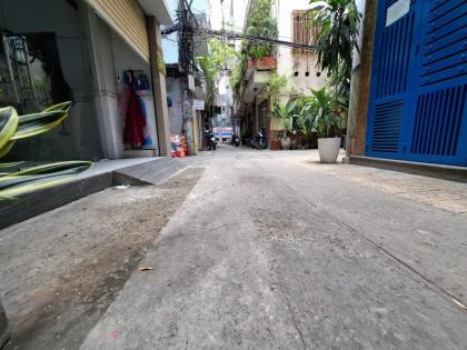 Bán nhà Nguyễn Tri Phương, Phường 8, Quận 10 :  Mô tả: + Ngang 3,6m nở hậu 4m x 13m + Kết cấu 1 trệt 2 lầu và sân thượng