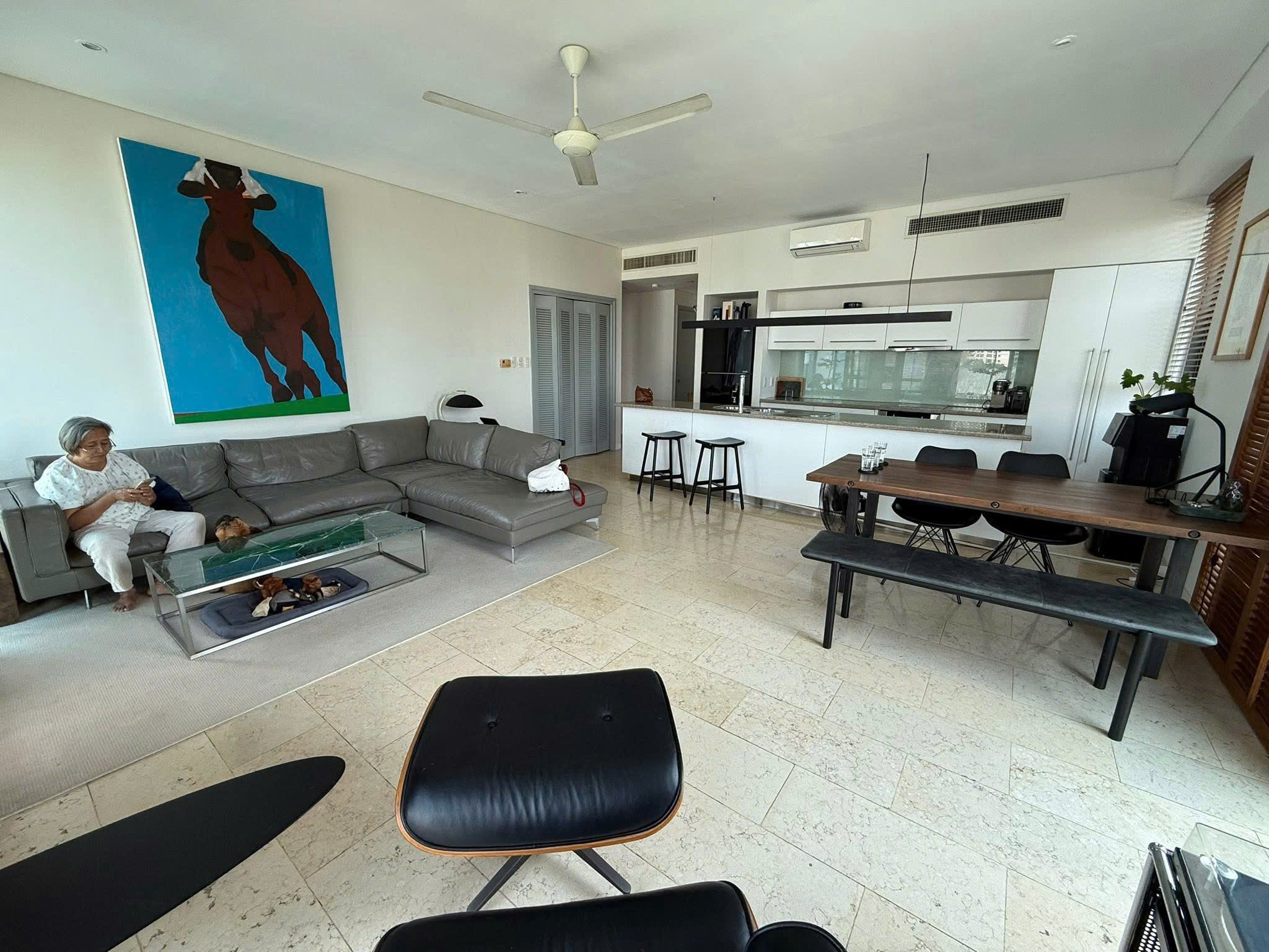 Cần cho thuê nhanh căn hộ Avalon Saigon Apartments, Nguyễn Thị Minh Khai, P. Bến Nghé, Quận 1.  - DT 103m²