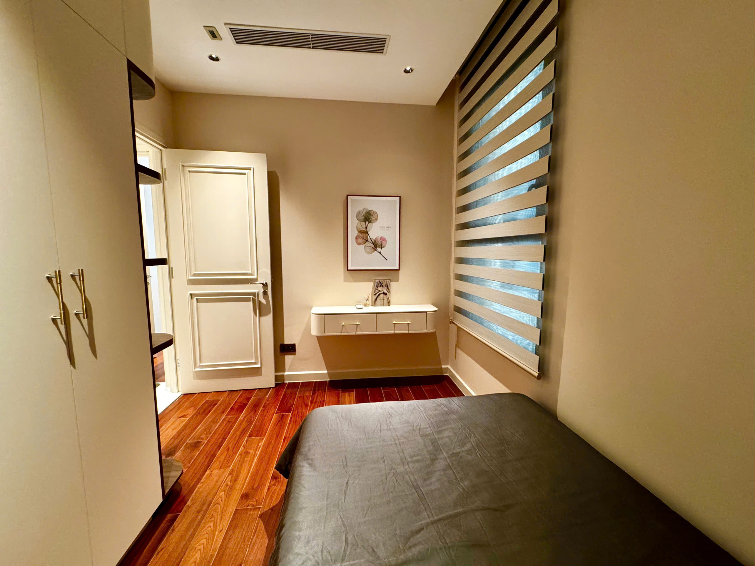 CHÍNH CHỦ CHO THUÊ CĂN HỘ MADISON, 15 THI SÁCH, P.BẾN NGHÉ, QUẬN 1 : -	Diện tích 88m2, 2PN, 2WC, đầy đủ nội thất