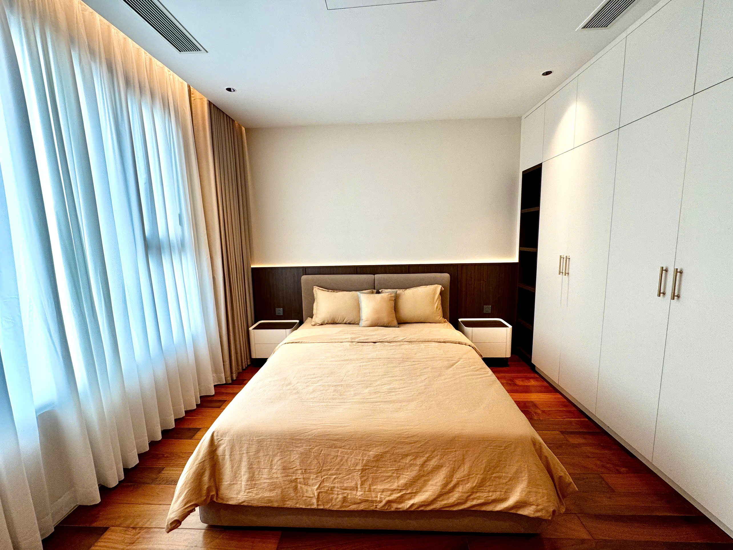 CHÍNH CHỦ CHO THUÊ CĂN HỘ MADISON, 15 THI SÁCH, P.BẾN NGHÉ, QUẬN 1 : -	Diện tích 88m2, 2PN, 2WC, đầy đủ nội thất