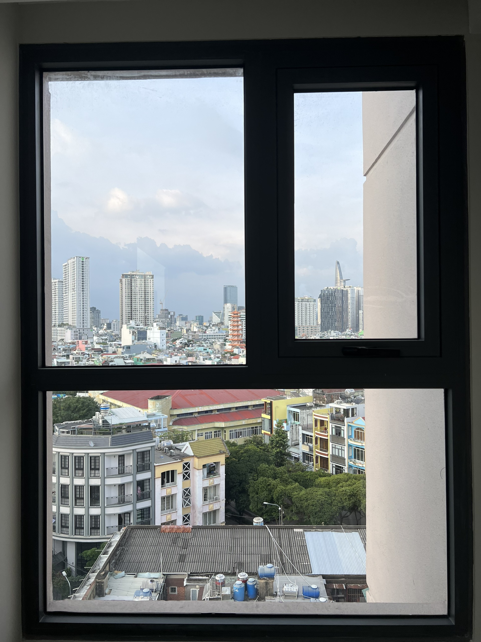 Cho thuê Căn hộ VĨNH HỘI, Phường 04, Quận 4 : -	Diện tích 66 m2, nội thất full đầy đủ cao cấp, mới bàn giao < 1 năm