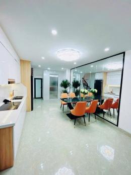 Bán nhà, Hồ Ba Mẫu ( Ô ĐỒNG LẦM) Diện tích 35/38T2 x 7 tầng,mặt tiền 3.6m, giá 8.7 tỷ.
