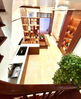 Bán nhà, ngõ 173 Hoàng Hoa Thám, Diện tích 31m x 6 tầng,mặt tiền 3.5m, giá 8.4 tỷ