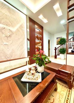 Bán nhà, ngõ 173 Hoàng Hoa Thám, Diện tích 31m x 6 tầng,mặt tiền 3.5m, giá 8.4 tỷ