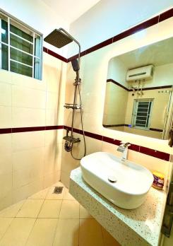 Bán nhà, ngõ 173 Hoàng Hoa Thám, Diện tích 31m x 6 tầng,mặt tiền 3.5m, giá 8.4 tỷ