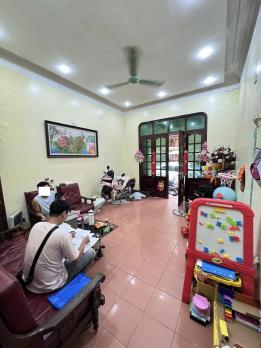 Bán Nhà Mặt Phố Quận Hoàn Kiếm 40m6T MT4m Vỉa Hè 6m 1 SỔ 1 CHỦ 43 Tỷ Lý Đạo Thành.
