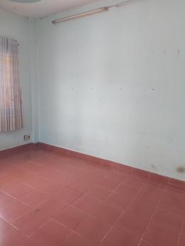 Nhà Hiếm(4m x 12m), Sổ vuông NỞ HẬU nhẹ, Ô TÔ đỗ cách 15m, giá 5.x tỷ