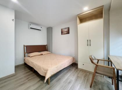 VIP Phan Xích Long, Nhà 3 Tầng, ngang 5m, DTSD 60m2, sát MẶT TIỀN, chỉ 4.1 tỷ