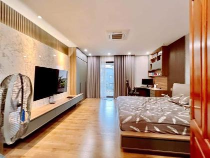 Bán nhà Lê Văn Hiến, 35m2, phân lô, ô tô, nội thất chủ tặng,  nhỉnh 5tỷ.