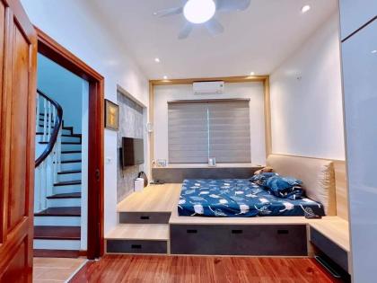 Bán nhà Lê Văn Hiến, 35m2, phân lô, ô tô, nội thất chủ tặng,  nhỉnh 5tỷ.