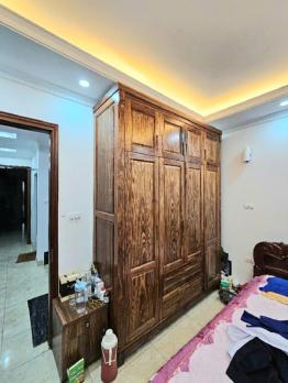 NHÀ ĐẸP NGÔ GIA TỰ LONG BIÊN, NGÕ Ô TÔ, GẦN PHỐ, DT RỘNG CÓ 6.X TỶ