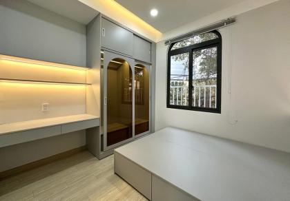 MẶT TIỀN Ô TÔ TRÁNH, Khu Phan Xích Long, Nhà 3 PN (4.5m x 11m), chỉ 4.95 tỷ