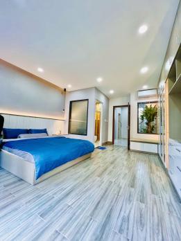Siêu phẩm 5 lầu mới có T.máy ngang 5m 60m2 vài bước đi siêu thị Emart Phan Huy Ích 9.8 tỷ.