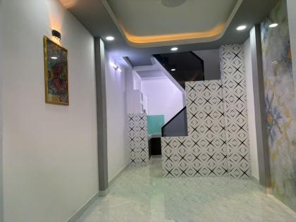 Chính chủ bán nhà CMT8.P5.Q.Tân Bình ( đi hẻm 207 Phạm Văn Hai rộng hơn,thoáng hơn ).Vị trí trung tâm,giáp quận 3,quận 1