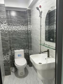 Chính chủ bán nhà CMT8.P5.Q.Tân Bình ( đi hẻm 207 Phạm Văn Hai rộng hơn,thoáng hơn ).Vị trí trung tâm,giáp quận 3,quận 1