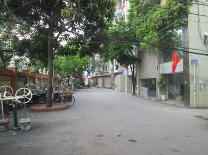 Tôi bán nhà ngõ 902 Kim Giang ô tô đỗ gần nhà, cạnh KĐT Linh Đàm 28m2 chỉ hơn 3 tỷ. 0989626116