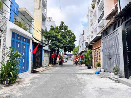 Hẻm XH 8m thông, Thạch Lam, Q.TP 4mx17m 2T giá chỉ 5 tỷ99