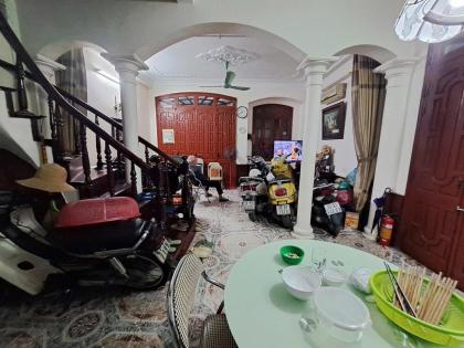 Bán Nhà P/Lô 2 Ô Tô Tránh Quận Ba Đình Lô Góc 40m5T MT5m Vỉa Hè 2 THOÁNG 16 Tỷ Kim Mã Thượng.