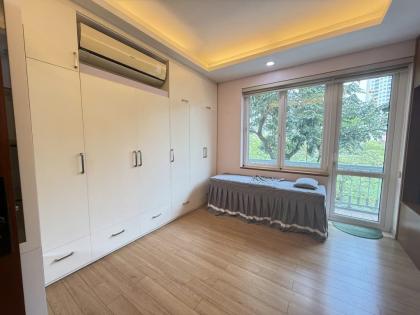 Cần Bán Biệt Thự Tây Nam Linh Đàm 180m2, 4 tầng, Nhỉnh 40 tỷ, phố Bùi Quốc Khái, phường Hoàng Liệt, quận Hoàng Mai