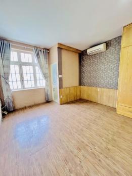 GẤP BÁN chỉ 6.55 tỷ TL! 70M², 4 Tầng/3PN, Ô TÔ ĐỖ CỬA, P8  Gò Vấp!