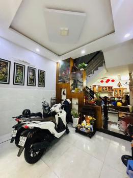 Ở NGAY! Bán Nhà Đẹp 5 Tầng Xe Hơi Thông Cao Thắng, 46m2, 8.8 Tỷ TL