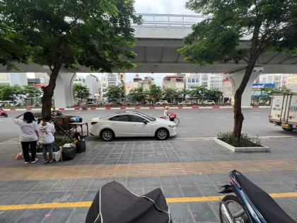 Bán Nhà Mặt Phố Quận Hai Bà Trưng Lô Góc 195m2T MT8m Vỉa Hè 2 THOÁNG 108 Tỷ Đại La.