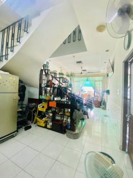 Bán nhà hẻm 6m Nguyễn Hữu Cảnh - đối diện Landmart, DT: 7x14m, 2 tầng- 2PN, 9.9 tỷ.