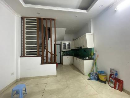 Bán nhà ngõ 173 Hoàng Hoa Thám, diện tích 30m x 6 tầng, mặt tiền 4m, giá 6.6 tỷ