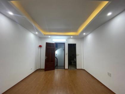 Bán nhà ngõ 173 Hoàng Hoa Thám, diện tích 30m x 6 tầng, mặt tiền 4m, giá 6.6 tỷ