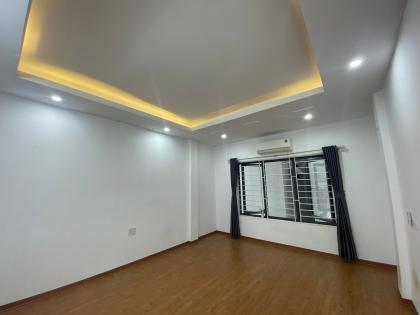 Bán nhà ngõ 173 Hoàng Hoa Thám, diện tích 30m x 6 tầng, mặt tiền 4m, giá 6.6 tỷ