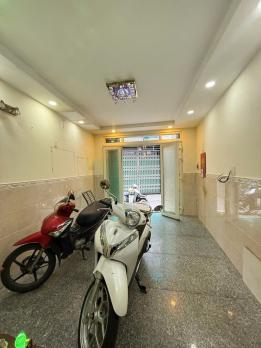 Chính  Chủ - Hoàn Công Đủ - DT 36M2 , 5 Tầng Đúc Với 6PN,6WC -  Lý Thái Tổ - Q10