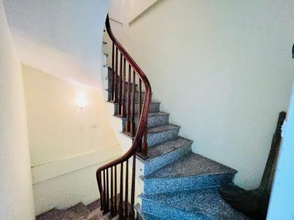 Bán nhà ở Mỹ Đình mới đẹp thoáng sáng ô tô đỗ gần dt 35m 5t mt 3,8m giá 4,9 tỷ