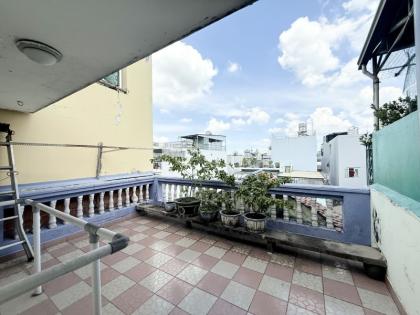 NHÀ BÁN • NGUYỄN VĂN CỪ GIÁP Q1 • HẺM XE HƠI 1 TRỤC • 55m2 • 4 Tầng • 9.7 TỶ.   • Vị trí: Nhà nằm trên đường