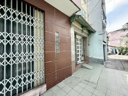 NHÀ BÁN • NGUYỄN VĂN CỪ GIÁP Q1 • HẺM XE HƠI 1 TRỤC • 55m2 • 4 Tầng • 9.7 TỶ.   • Vị trí: Nhà nằm trên đường