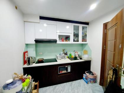 Bán căn hộ tập thể Kim Liên, Đống Đa, 90m2, nhà đẹp, 2 mặt thoáng, ngõ ô tô, sân chơi rộng