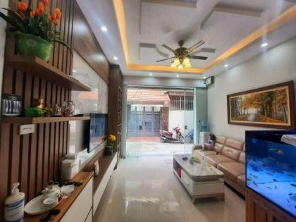 Bán nhà Tây Hồ 33m2, 2 thoáng, ô tô, nội thất chủ tặng, nhỉnh 6 tỷ.