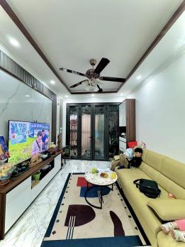 Bán nhà Cự Lôc, Diện tích 33/36m x 6 tầng, mặt tiền 3.8m, giá 7.75 tỷ