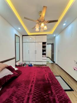 Bán nhà Cự Lôc, Diện tích 33/36m x 6 tầng, mặt tiền 3.8m, giá 7.75 tỷ