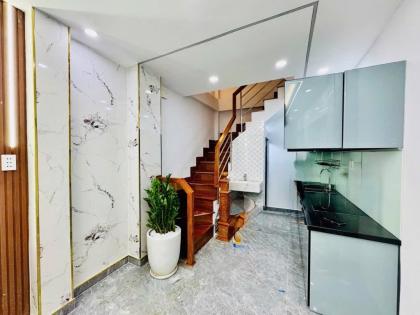Chính Chủ - Hẻm Xe Hơi 5M ,DT 30M2 , 5 Tầng Đúc Với 3PN,4WC- Phan Xích  Long - PN