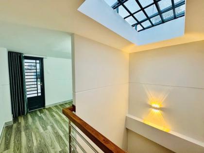 Chính Chủ - Hẻm Xe Hơi 5M ,DT 30M2 , 5 Tầng Đúc Với 3PN,4WC- Phan Xích  Long - PN