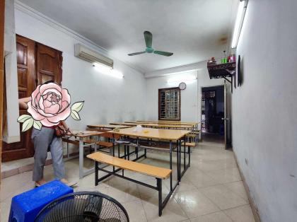 CHO THUÊ CĂN HỘ TẦNG 1 TẬP THỂ THÀNH CÔNG BA ĐÌNH, Ở LUÔN, Ô TÔ ĐỖ CỬA