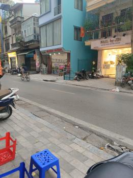 Bán Nhà Mặt Phố Quận Tây Hồ 70m7T TH/Máy Lô Góc 3 THOÁNG 36 Tỷ Yên Phụ.