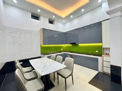 Bán nhà Văn Minh 68.5m2- 5T, Gara ôtô, đường thông KD, 10.tỷ68