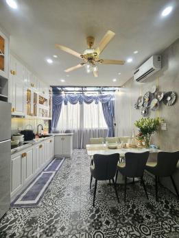 Bán nhà phố Lương Định Của, Đống Đa, nhà siêu đẹp, thang máy, ngõ nông, gần phố