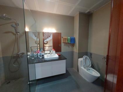 Bán nhà KĐT Trung Văn ô tô vỉa hè kinh doanh đẹp DT 151m 5T MT 9M giá 32,5 tỷ