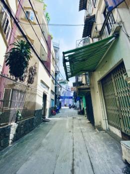Nhà Đẹp Chính Chủ - (4,5M x 11,5) 3 Tầng Đúc(Nở Hậu ) Với 4PN,5WC Huỳnh Văn Bánh - PN