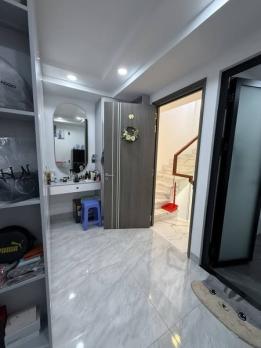 Mặt Tiền Đường Thích Quảng Đức Quận Phú Nhuận Phường 5.