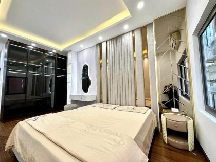 Bán nhà ngõ 221 Khương Trung, diện tích 30m x 6 tầng, mặt tiền.5m, giá 6.7 tỷ