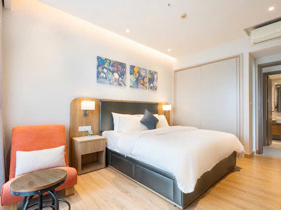 Cho thuê căn hộ Zenity Quận 1: - Thiết kế 3PN, 2WC. - Full nội thất cao cấp. - Nhà đang trống. - Giá thuê 35 triệu/Tháng